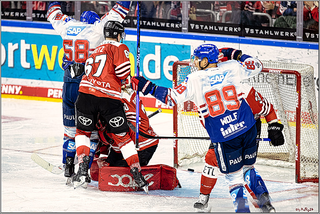 PENNY DEL Viertelfinale Spiel 6;  Koelner Haie - Adler Mannheim; Koeln, 26.03.2023